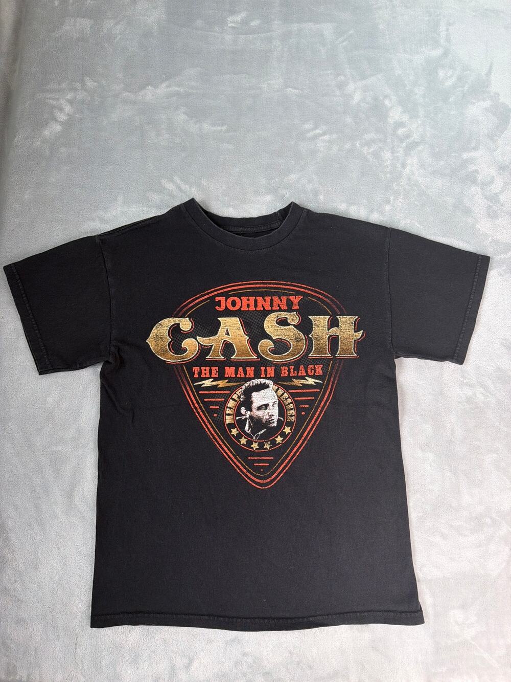 Vintage Johnny Cash The Man In Black Guitar Pick Graphic Tee Shirt Black medium